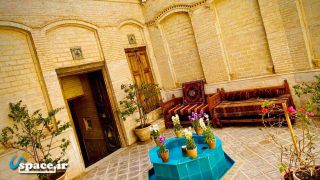 نمای محوطه اقامتگاه بوم گردی خانه شیراز - شیراز